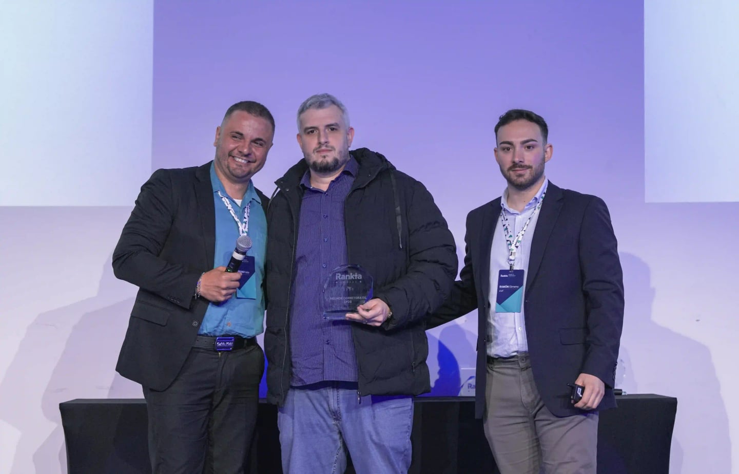 4XC recebendo o prêmio na Rankia Markets Experience